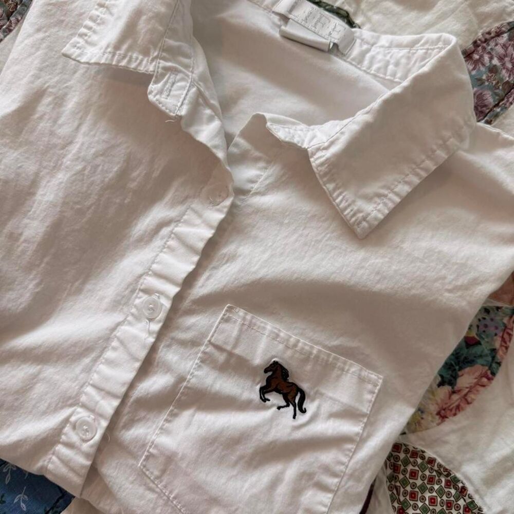 Women's White Cotton Button-Up Shirt with Emoidered Horse on Pocket, Size Medium